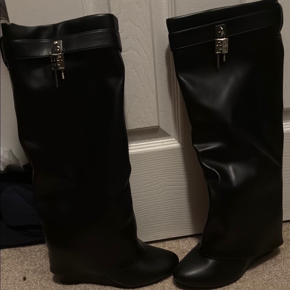 Black Knee-High Women's Boots